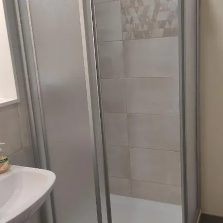 Herrenhaus Schmoelen Gbr 招待所