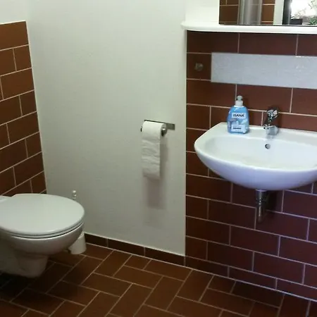 Herrenhaus Schmoelen Gbr 招待所