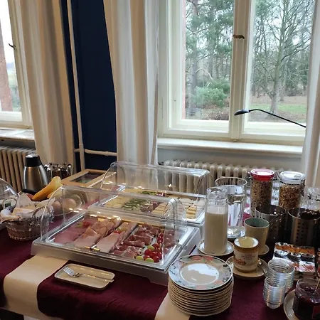 Herrenhaus Schmoelen Gbr 3*